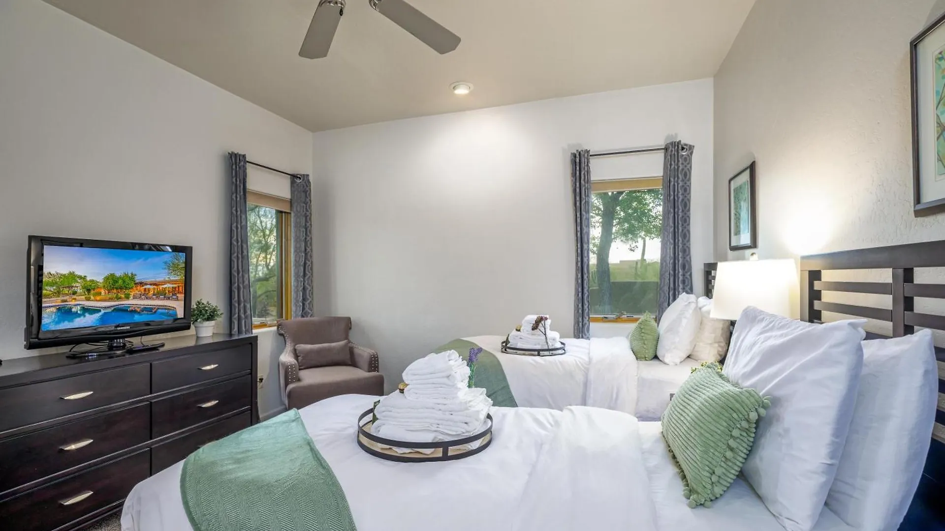 Bocce Court, Heated Pool, Spa, Putting Green, More Scottsdale Villa